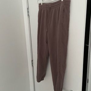 Aritzia TNA cozy af boyfriend sweatpants
